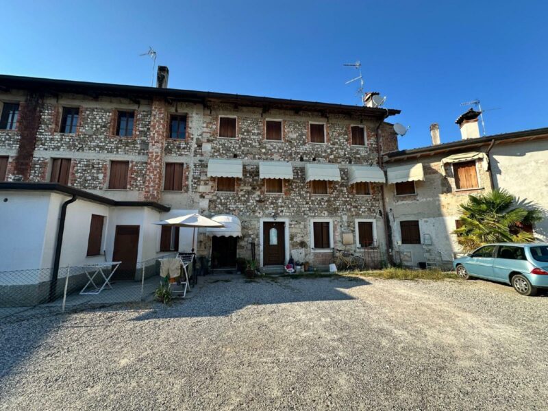 BICAMERE IN CONTESTO FRIULANO, SENZA SPESE CONDOMINIALI Trivignano Udinese