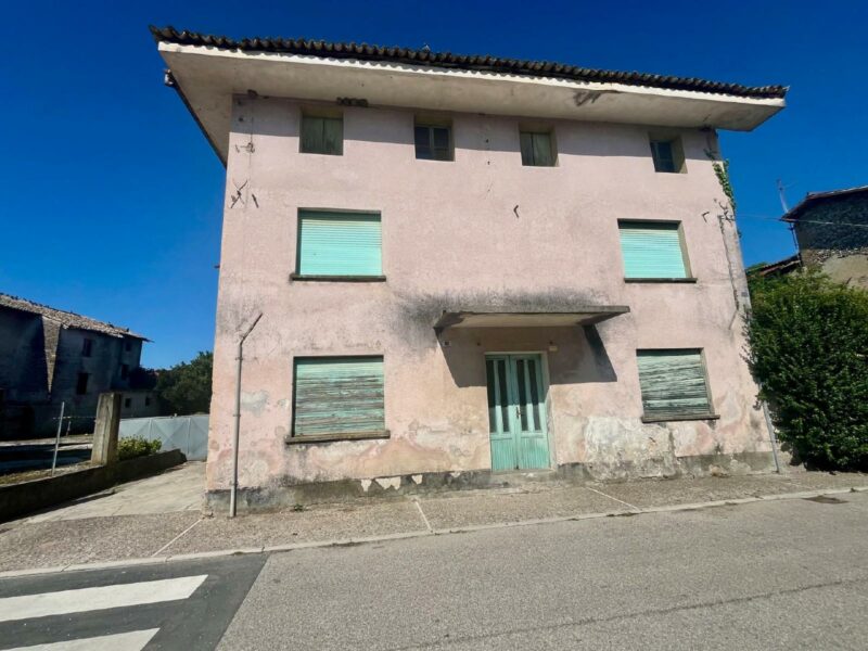 CASA CON DEPOSITO: spazio da reinventare! Morsano al Tagliamento