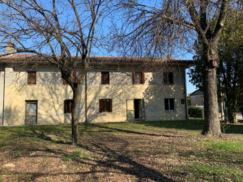 Casa friulana da valorizzare con 600 mq di giardino privato Varmo