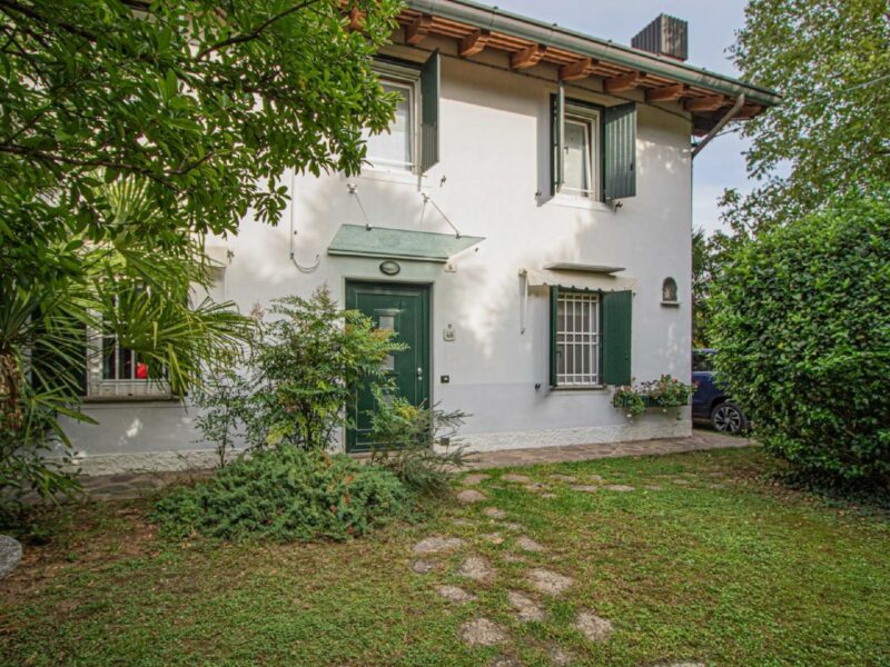 IMPORTANTE VILLA CON PARCO IN ZONA BALDASSERIA Udine