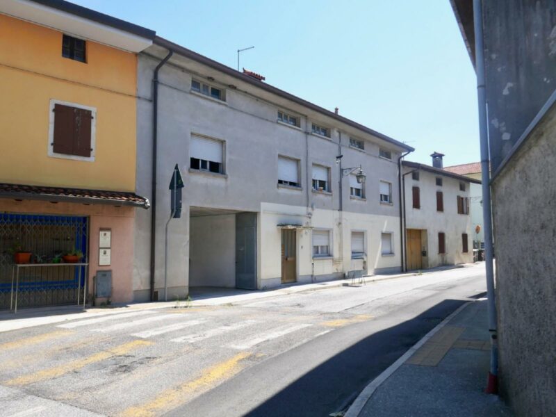 GRANDE MONOCAMERA CON MANSARDA E TERRENO: l’investimento perfetto! Spilimbergo