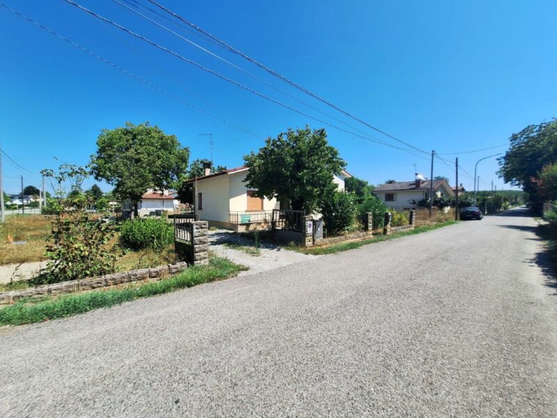 Casa indipendente con ampio giardino Pocenia