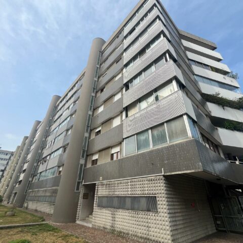 COMODO TRICAMERE CON TERRAZZO E VISTA PANORAMICA Udine