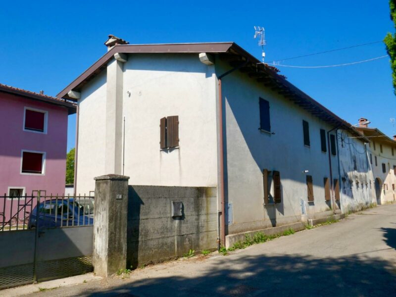 CASA DI TESTA CON GIARDINO: ampia luminosa e già arredata! Spilimbergo