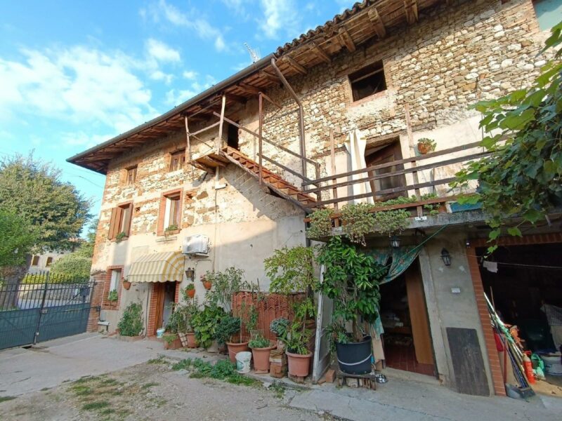 CASA IN LINEA CON GIARDINO San Giovanni al Natisone