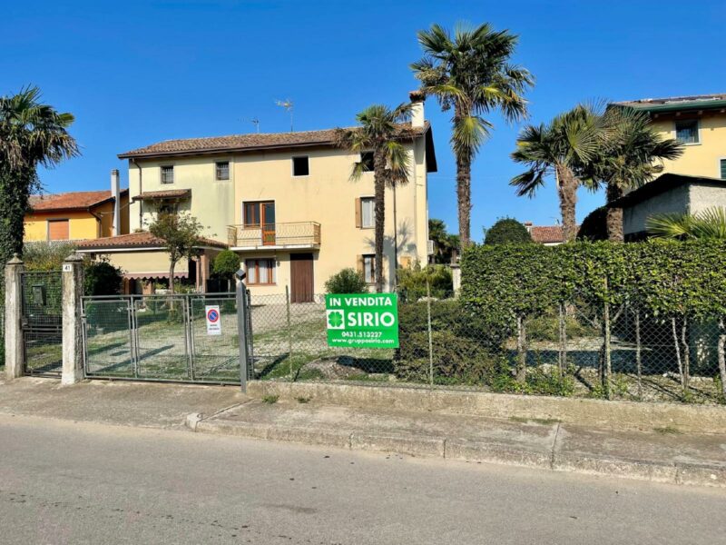 Casa indipendente con ampio giardino privato Pocenia