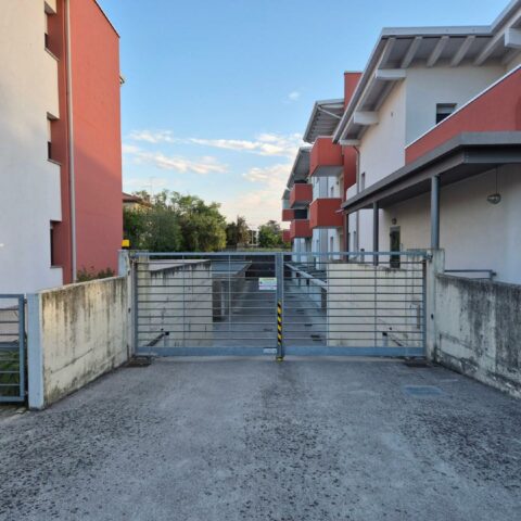 AMPIO GARAGE A 800 M DALLA PIAZZA Codroipo