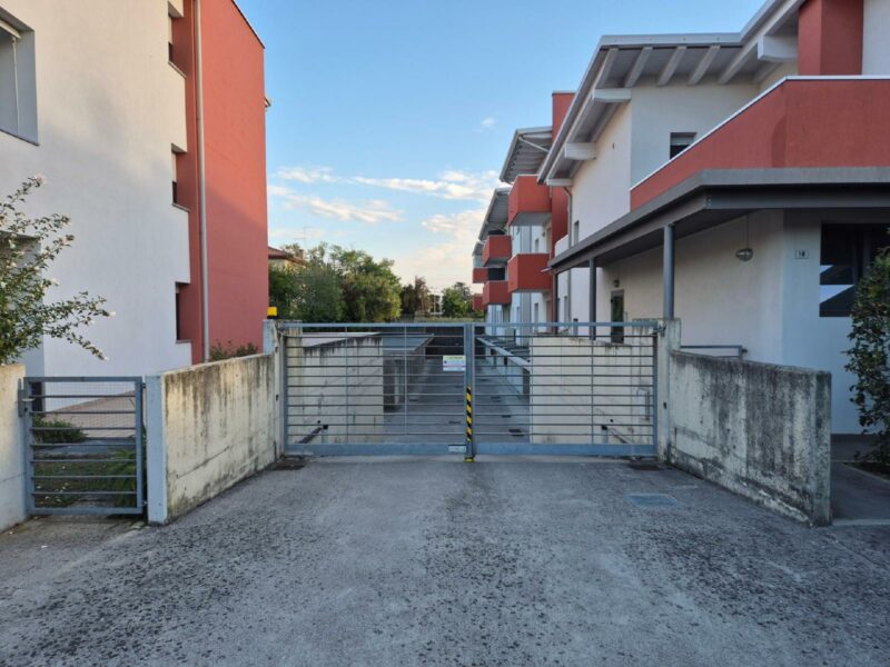 AMPIO GARAGE A 800 M DALLA PIAZZA Codroipo