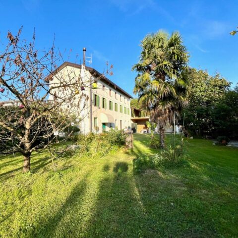 CASA INDIPENDENTE CON GIARDINO E PERTINENZE Sesto al Reghena