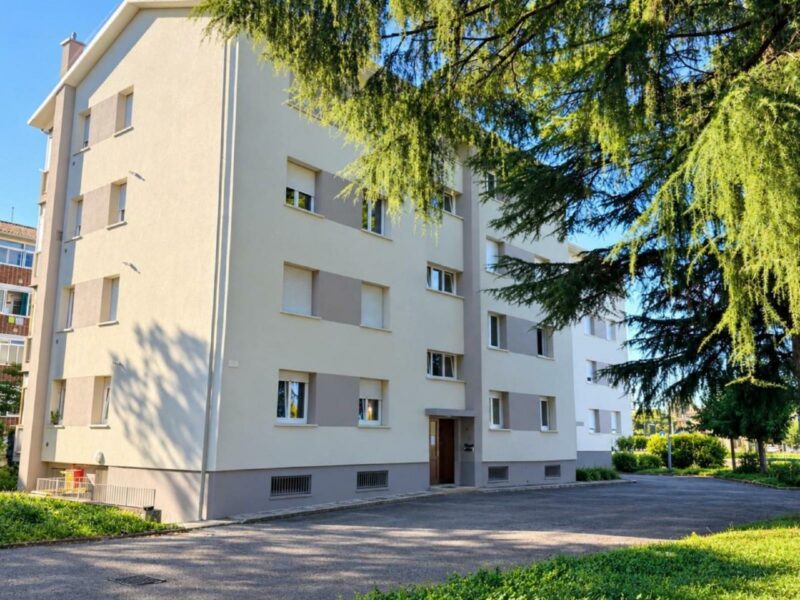 TRICAMERE BISERVIZI ALL’ULTIMO PIANO Udine