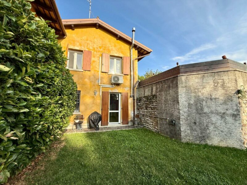 VILLA SCHIERA PRONTA AD ESSERE ABITATA Pavia di Udine