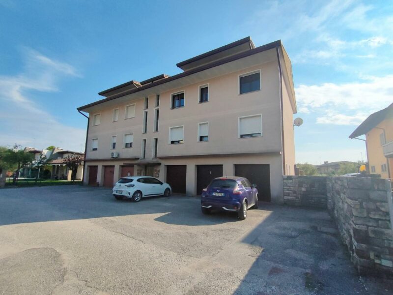 APPARTAMENTO TRICAMERE CON GARAGE ORTO PRIVATO Muzzana del Turgnano