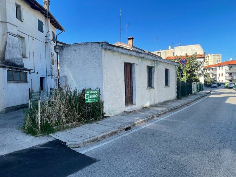 CASA INDIPENDNETE DA RISTRUTTURARE Latisana