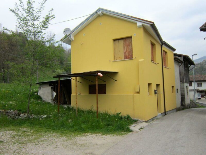 abitabile casa bicamere ad Almadis Castelnovo del Friuli