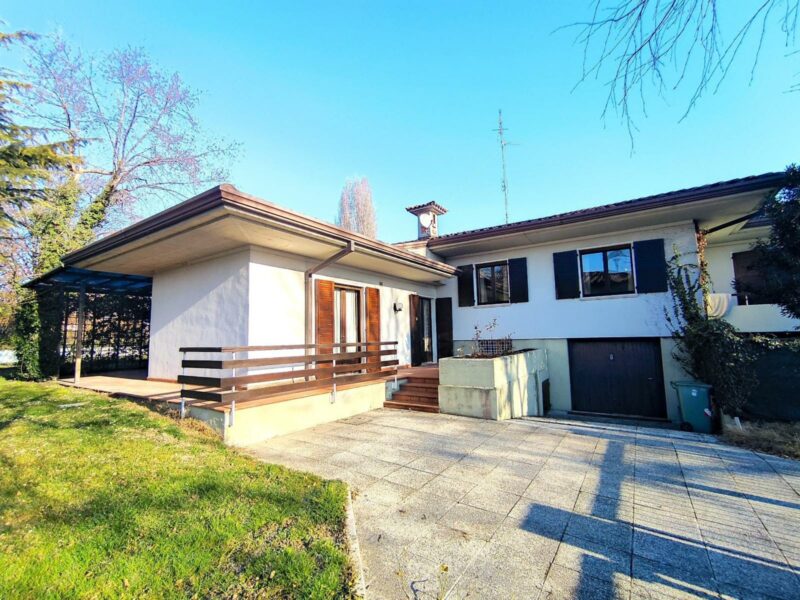 Casa tricamere dalle grandi dimensioni – San Odorico Sacile