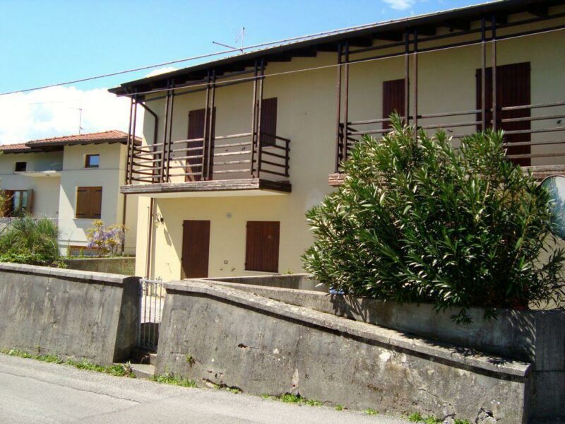 Oltrelungo: panoramica casa bicamere Castelnovo del Friuli
