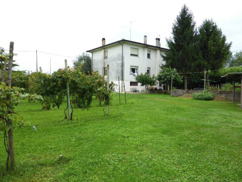 Villa pluricamere ideale per due famiglie Fiume Veneto