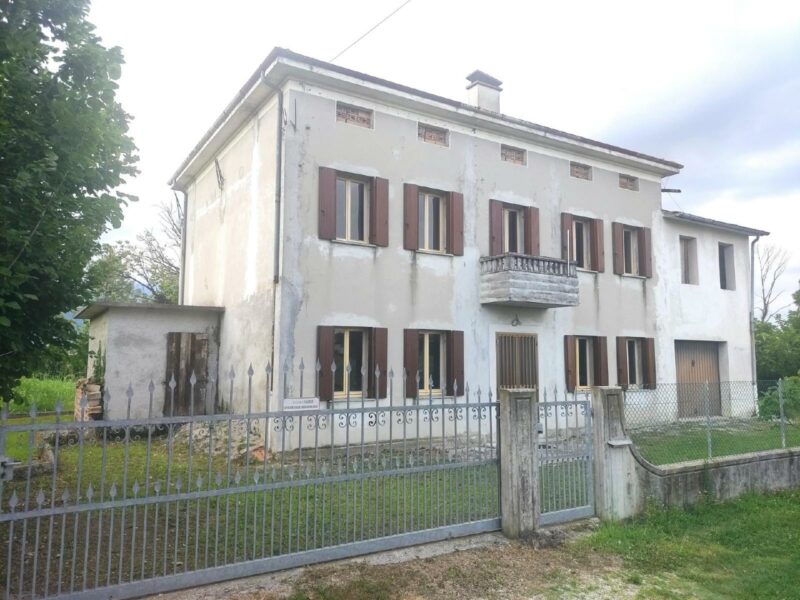 SAN GIOVANNI DEL TEMPIO: casa con ampio terreno Sacile