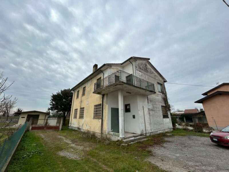 Casa indipendente con giardino Varmo